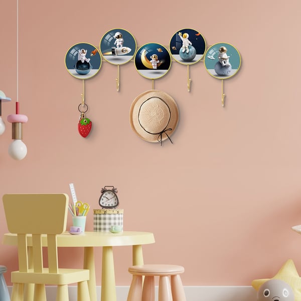 5Hook Astronaut Wall Mounted Coat Rack Rocket Themed Spaceman Decor