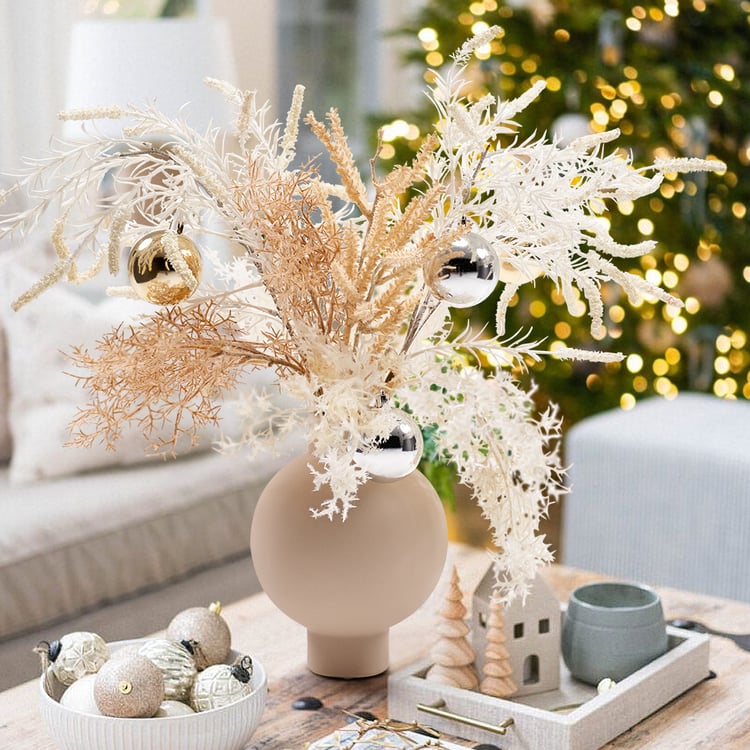 Christmas Rime kunstbloem in vaas met decoratieve ballen