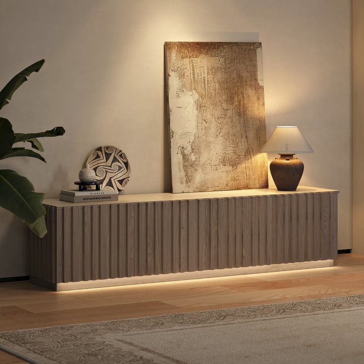 Meuble TV Aura 213 cm en frêne cannelé avec plateau en pierre frittée et lumière LED - blanc délavé