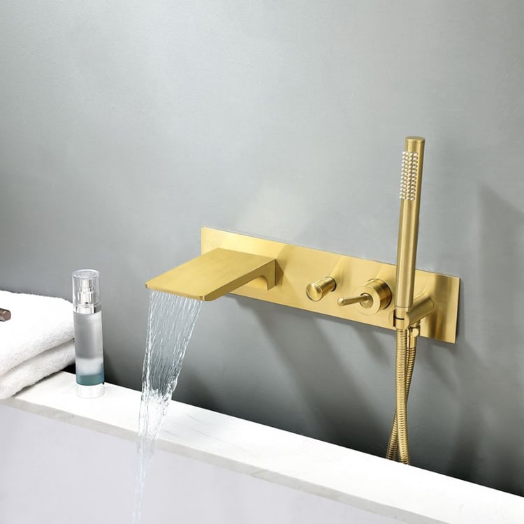 Grifo para bañera de pared con ducha de mano en color dorado