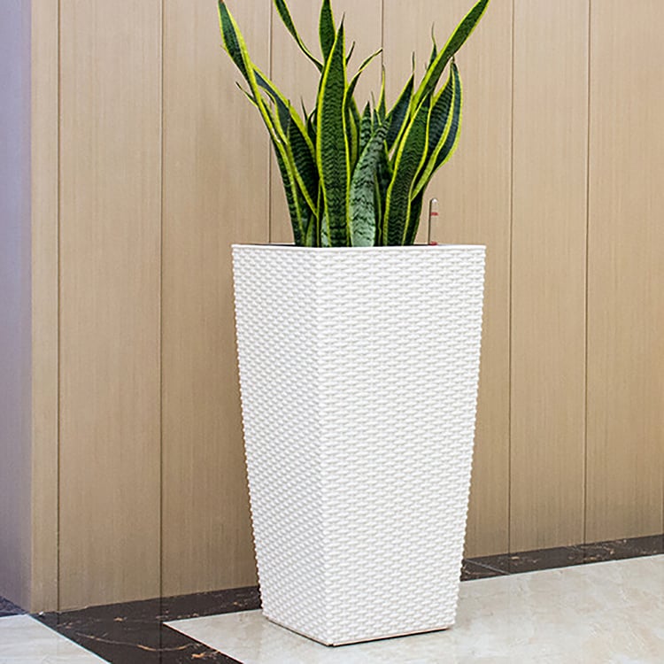 Set of 2 Self Watering Planter Plastic Rattan Freestanding Flower PotHomary