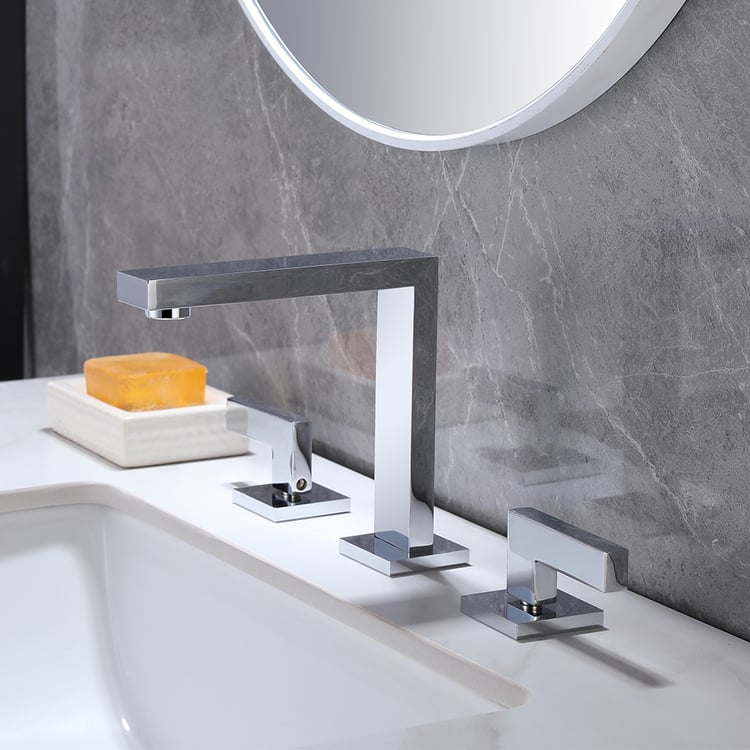 Rubinetto da bagno ad arco basso in cromo lucido