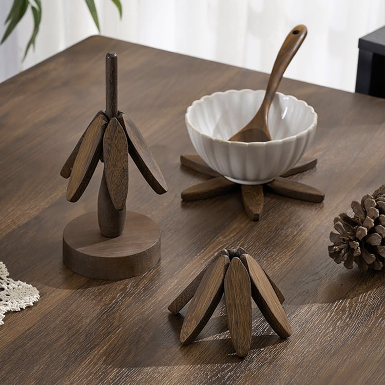 Set of 4 Wooden Tree Coasters Heat Insulation Mats in Walnut with