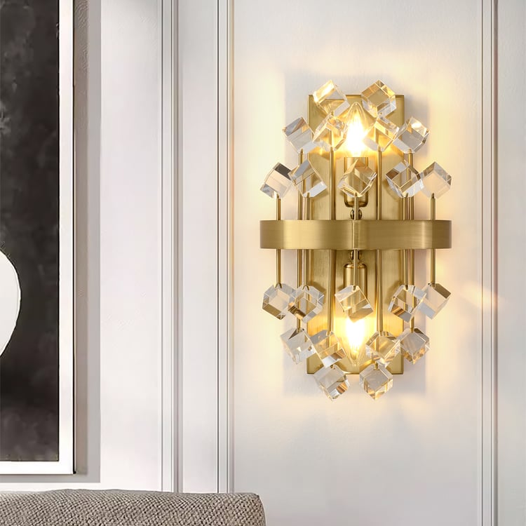 Disdal Light Luxe kristallen wandlamp met gouden achterplaat voor entree
