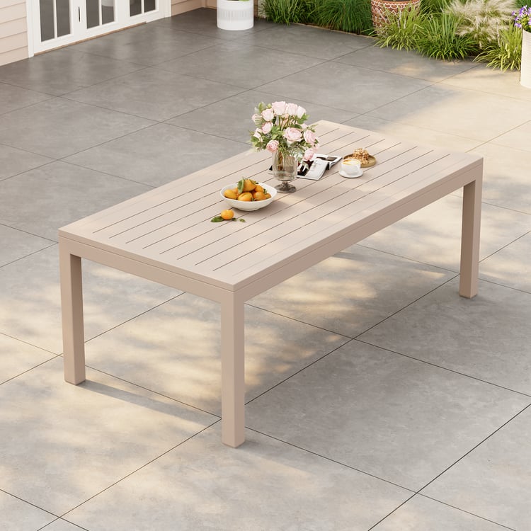 Table de salle à manger extérieure Wevara 78" en aluminium à lattes finition sable, couleur sable