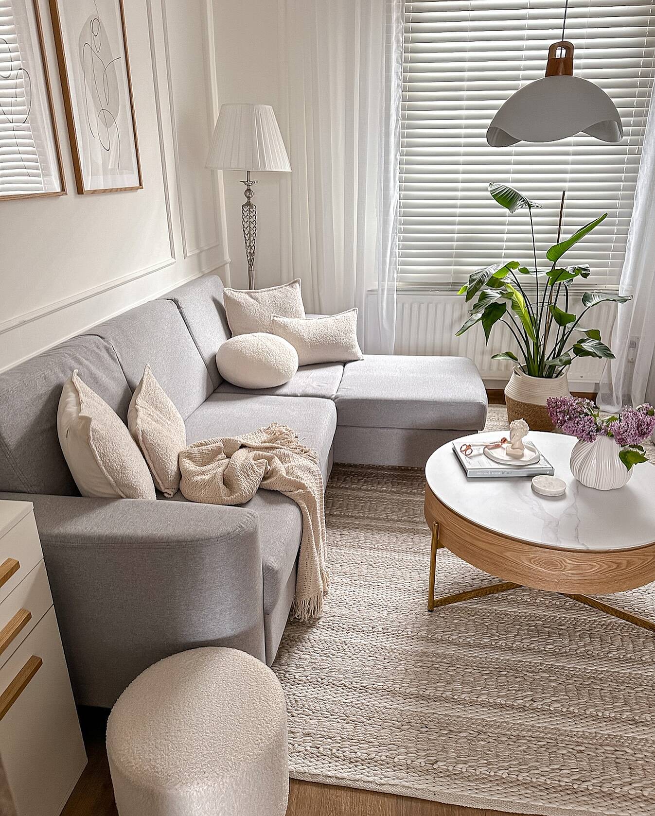 Round Lift-Top Coffee Table with Storage White & Natural without Stools featured image