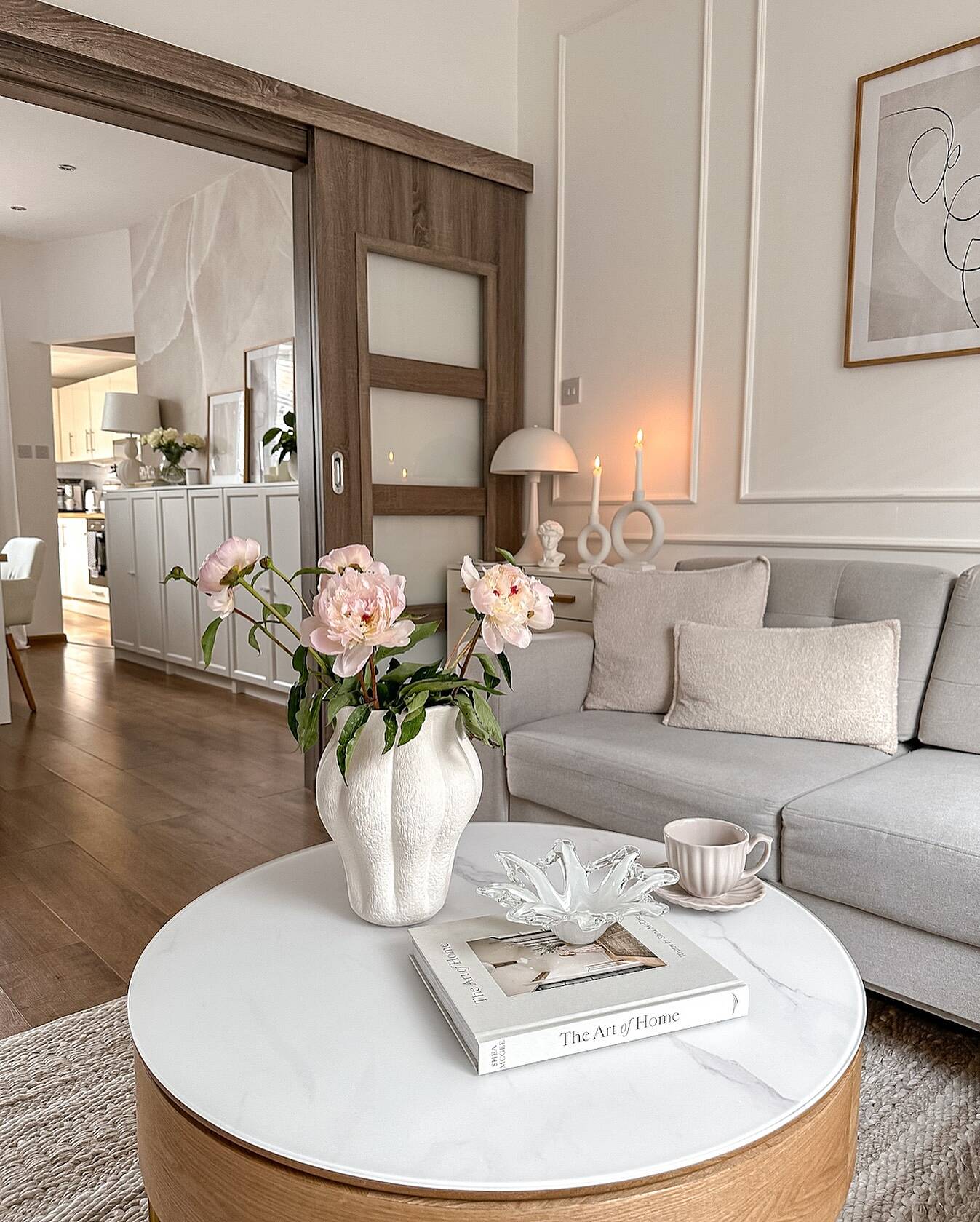 Round Lift-Top Coffee Table with Storage White & Natural without Stools featured image