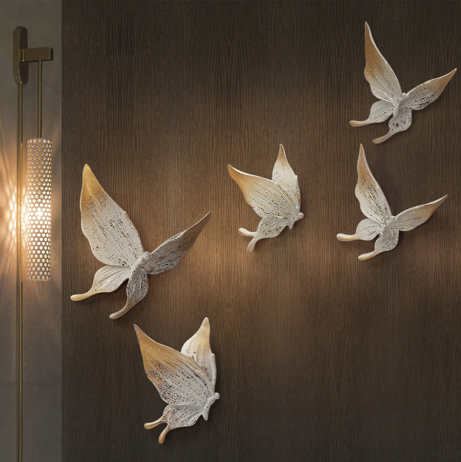 How to Decorate Your Walls for Halloween and Create a Unique Home Atmosphere with 2025 Trends