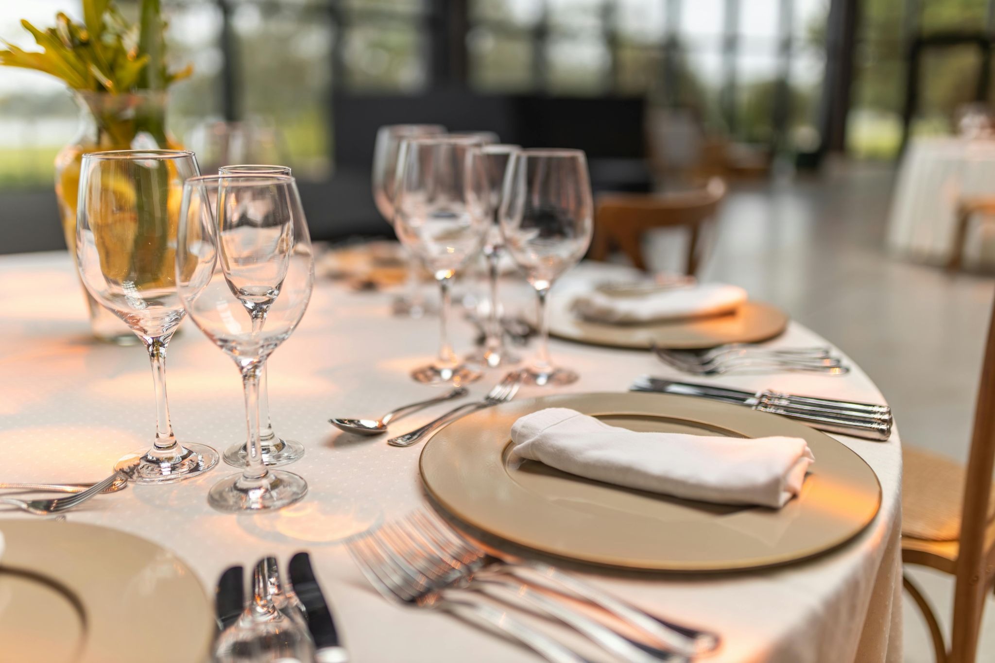 What Size Dining Table Do You Need for 4 People?
