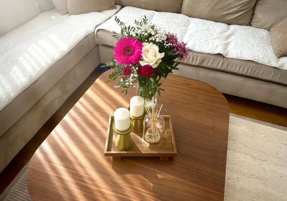 How to Decorate a Coffee Table: A Practical Guide to a Stylish, Functional Surface