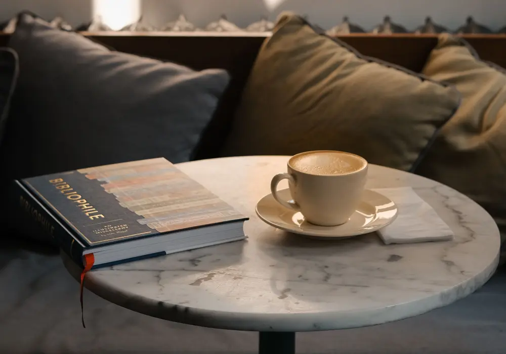 How to Decorate a Coffee Table: A Practical Guide to a Stylish, Functional Surface