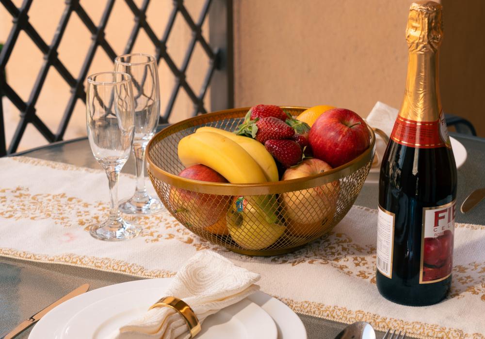 Can You Use Runner on Small Round Dining Table? Sizing, Styling & Care Guide