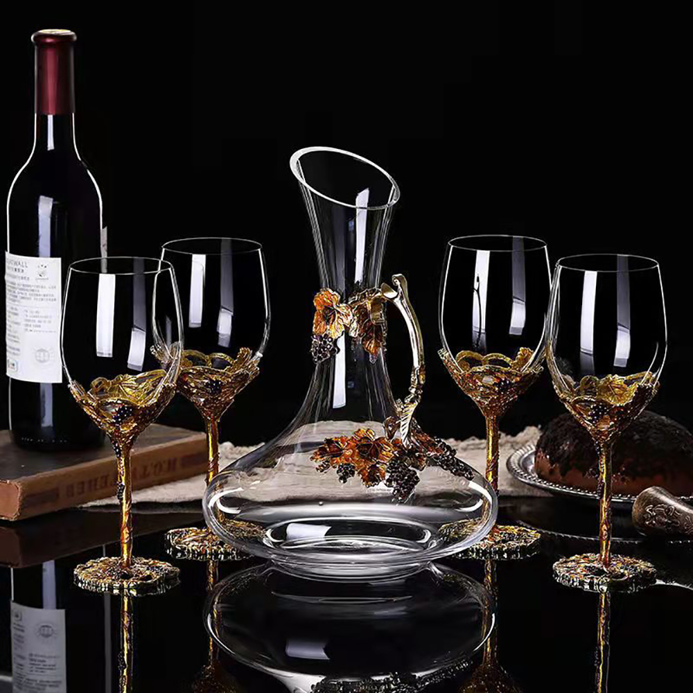 5-Piece Red Wine Glass Set Exquisite Vintage Decanter 