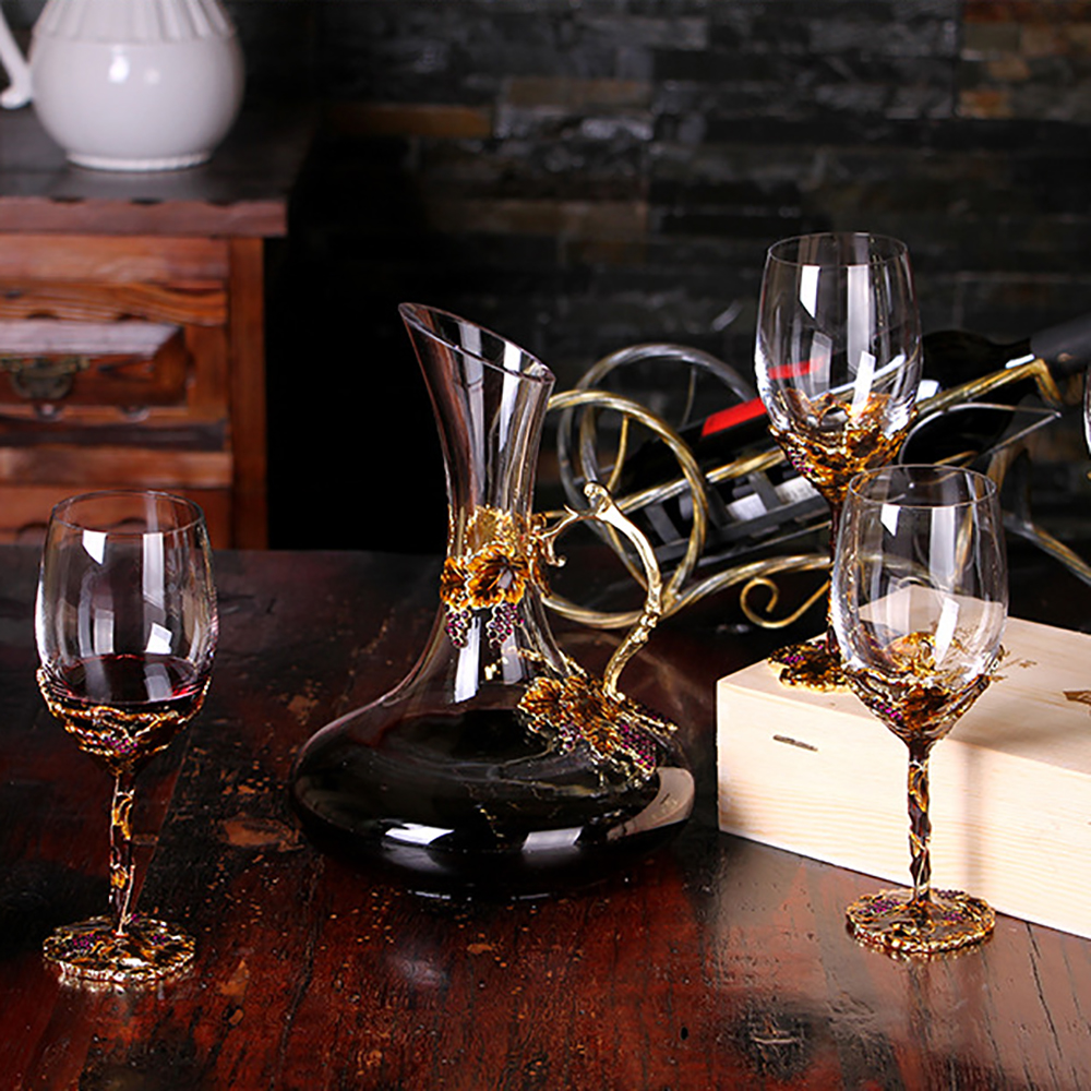 5-Piece Red Wine Glass Set Exquisite Vintage Decanter 