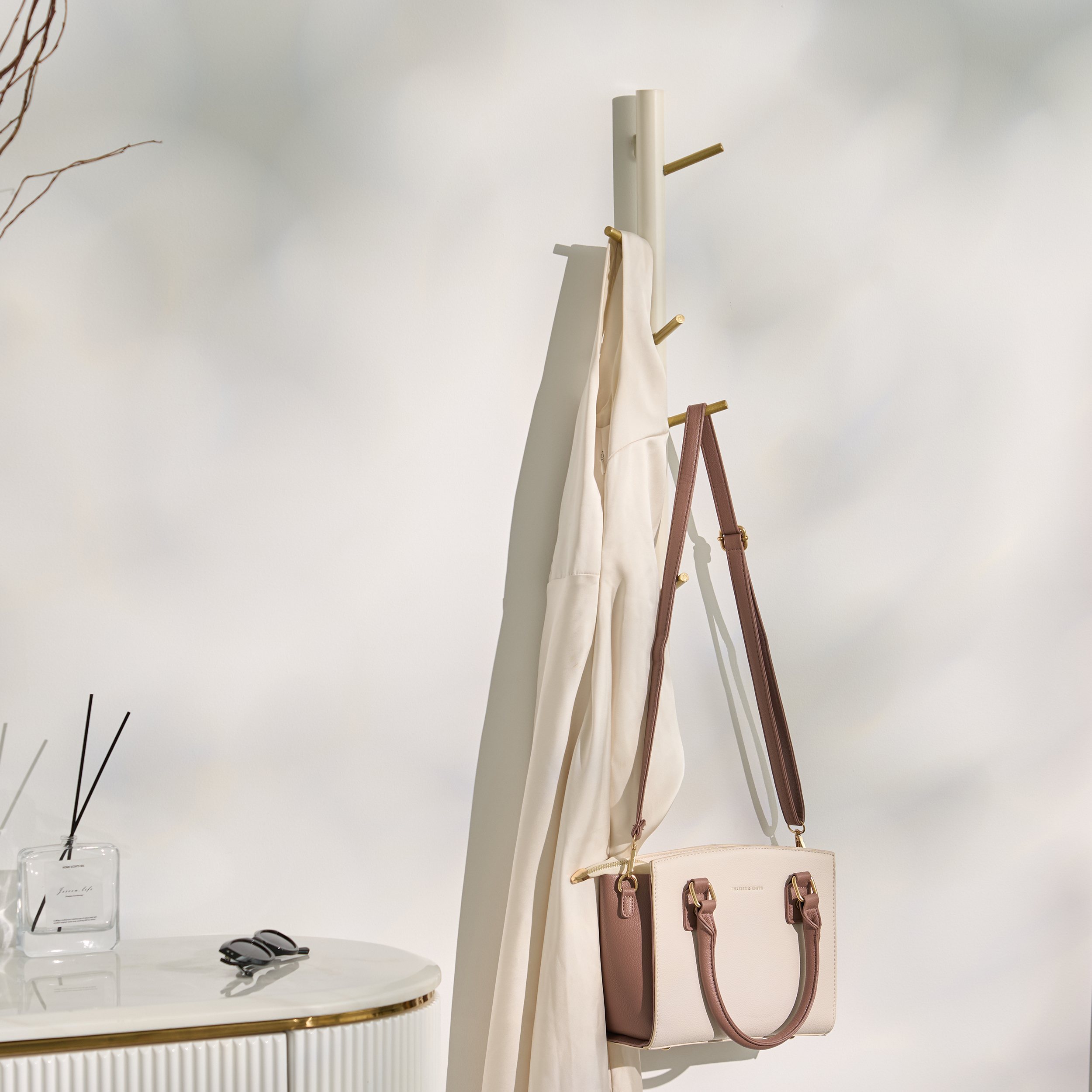 Luxury 6-Hook Wall Mounted Coat Rack in Gold with High Load-Bearing and Paint Process